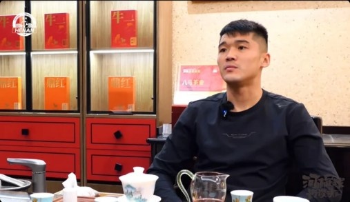 开云登录入口-钟义浩谈战胜海港：不像外界说的爆冷，河南队现在有进攻也有防守